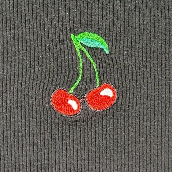 BEAR DANCE Womens Black Cherry Embroidered Ribbed Fabric Cropped Tank Top Medium - Picture 5 of 8